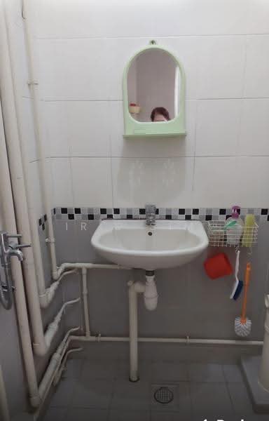 928 Tampines Street 91, 928 Tampines Street 91, Pasir Ris / Tampines, Room Rental, 110 sqft, HDB Flat For Rent, by Iris Sim, 500266189 - Bathroom - PropertyGuru.com.sg