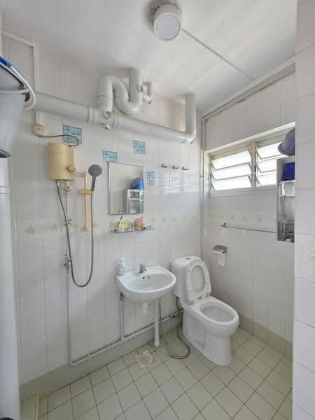 627 Pasir Ris Drive 3, 627 Pasir Ris Drive 3, Pasir Ris / Tampines, Room Rental, 130 sqft, HDB Flat For Rent, by Vincent Lay, 500266195 - Bathroom - PropertyGuru.com.sg