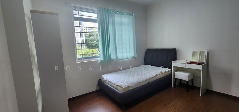 Emerald Park, 2 Indus Road, Alexandra / Commonwealth, Room Rental, 124 sqft, Condominium For Rent, by Rosalind Loh, 500266217 - Bedroom - PropertyGuru.com.sg