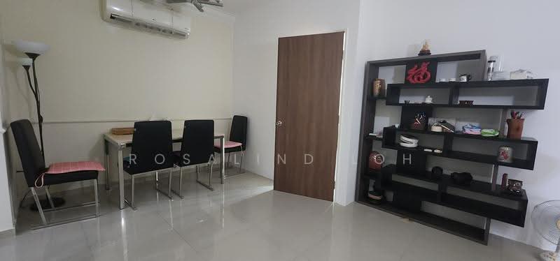 Emerald Park, 2 Indus Road, Alexandra / Commonwealth, Room Rental, 124 sqft, Condominium For Rent, by Rosalind Loh, 500266217 - Dining Room - PropertyGuru.com.sg