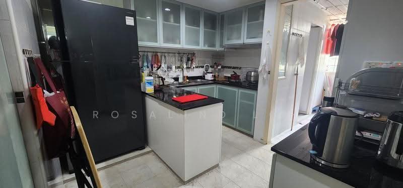 Emerald Park, 2 Indus Road, Alexandra / Commonwealth, Room Rental, 124 sqft, Condominium For Rent, by Rosalind Loh, 500266217 - Kitchen - PropertyGuru.com.sg