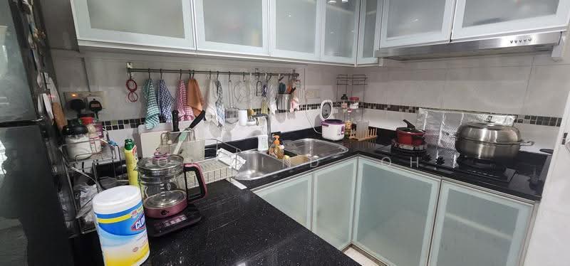 Emerald Park, 2 Indus Road, Alexandra / Commonwealth, Room Rental, 124 sqft, Condominium For Rent, by Rosalind Loh, 500266217 - Kitchen - PropertyGuru.com.sg