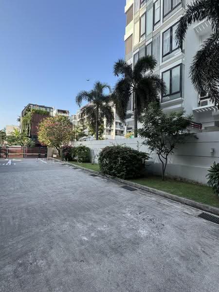 Eastern Residence, 285 Joo Chiat Place, East Coast / Marine Parade, 1 Bedroom, 496 sqft, Condominium For Sale, by Vincent Tan, 500266225 - Exterior - PropertyGuru.com.sg