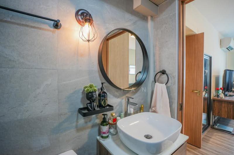 436A Bukit Batok West Avenue 5, 436A Bukit Batok West Avenue 5, Dairy Farm / Bukit Panjang / Choa Chu Kang, 3 Bedrooms, 1,001 sqft, HDB Flat For Sale, by Jax Tan, 500266227 - Bathroom - PropertyGuru.com.sg