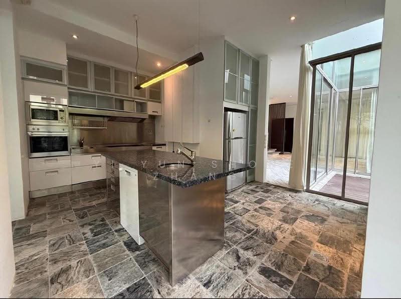 Hindhede Place, Beauty World MRT, Upper Bukit Timah Road, Hindhede Place, Newton / Novena, 4 Bedrooms, 3,000 sqft, Semi-Detached House For Rent, by Yi Yun Shone Zhang, 500266230 - PropertyGuru.com.sg