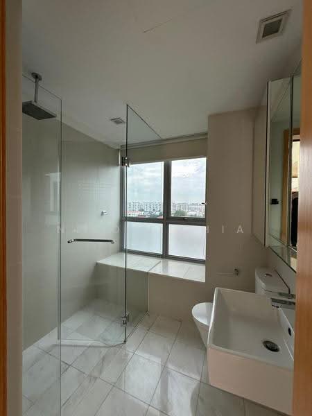 Kovan Residences, 1A Kovan Road, Hougang / Punggol / Sengkang, 2 Bedrooms, 893 sqft, Condominium For Rent, by Nicole Chia, 500266234 - Bathroom - PropertyGuru.com.sg
