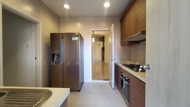 Orange Regency, 101 Fernhill Road, Tanglin / Holland / Bukit Timah, 3 Bedrooms, 2,422 sqft, Apartment For Rent, by Dinish Sheagar, 500266238 - Kitchen - PropertyGuru.com.sg