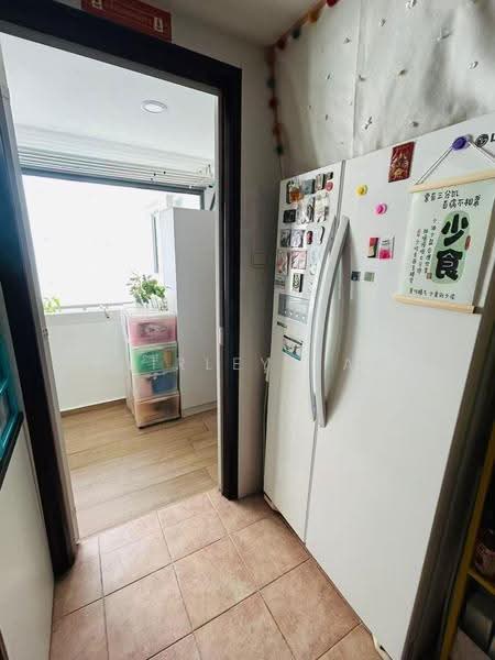 Westmere, 71 Jurong East Street 13, Boon Lay / Jurong / Tuas, Room Rental, 200 sqft, Condominium For Rent, by Shirley Tao, 500266240 - Kitchen - PropertyGuru.com.sg