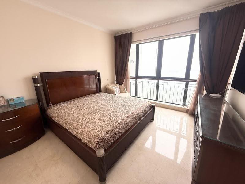 The Sovereign, 99 Meyer Road, East Coast / Marine Parade, 4 Bedrooms, 3,305 sqft, Condominium For Sale, by James Yio (杨瑞华), 500266245 - Bedroom - PropertyGuru.com.sg