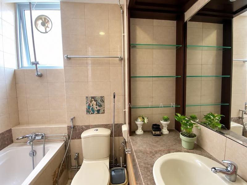 Tanjong Ria Condominium, 121 Tanjong Rhu Road, East Coast / Marine Parade, 3 Bedrooms, 1,399 sqft, Condominium For Sale, by Melissa Tan, 500266256 - Bathroom - PropertyGuru.com.sg