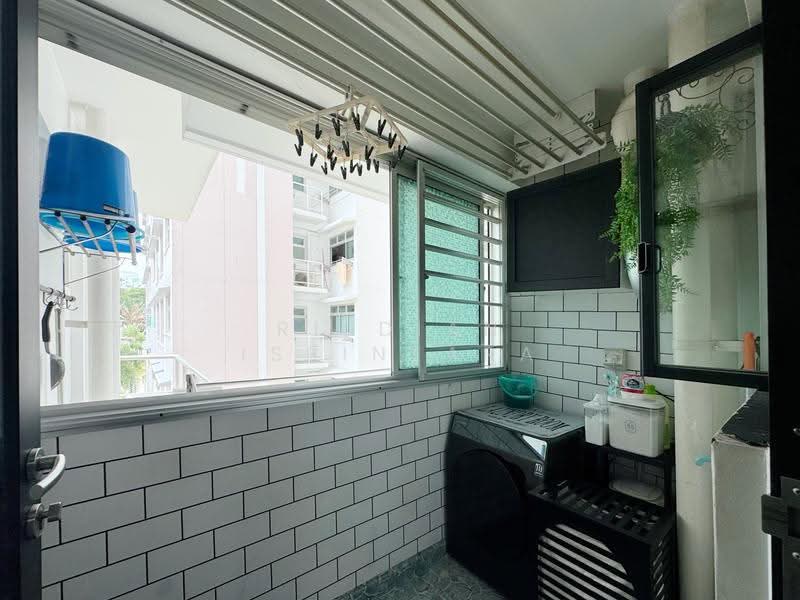 104C Canberra Street, 104C Canberra Street, Sembawang / Yishun, 3 Bedrooms, 1,001 sqft, HDB Flat For Sale, by Risdian Isbintara, 500266261 - Service yard - PropertyGuru.com.sg