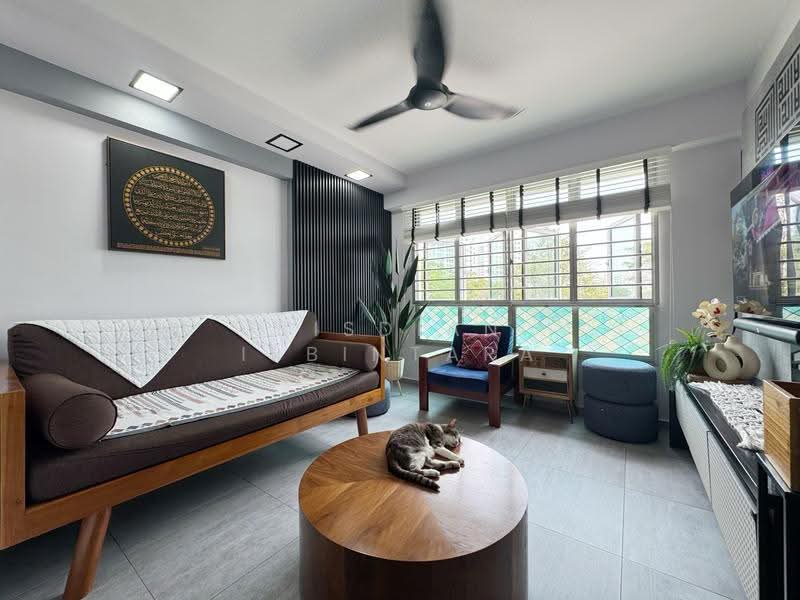 104C Canberra Street, 104C Canberra Street, Sembawang / Yishun, 3 Bedrooms, 1,001 sqft, HDB Flat For Sale, by Risdian Isbintara, 500266261 - Living Room 3/4 height windows - PropertyGuru.com.sg