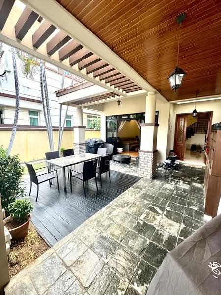 Eastwood drive, Bedok/Changi/Eastwood/Eastwood drive/Eastcoast, Bedok / Upper East Coast, 6 Bedrooms, 4,500 sqft, Semi-Detached House For Sale, by Jared Foo, 500266280 - Porch - PropertyGuru.com.sg