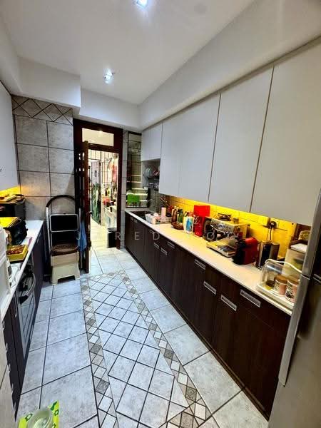 Eastwood drive, Bedok/Changi/Eastwood/Eastwood drive/Eastcoast, Bedok / Upper East Coast, 6 Bedrooms, 4,500 sqft, Semi-Detached House For Sale, by Jared Foo, 500266280 - Kitchen - PropertyGuru.com.sg