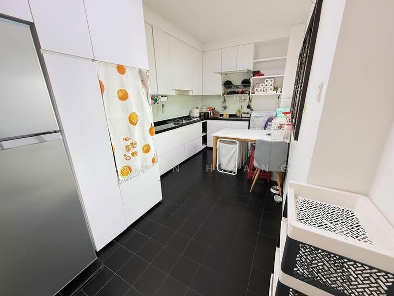 653B Jurong West Street 61, 653B Jurong West Street 61, Boon Lay / Jurong / Tuas, 3 Bedrooms, 1,184 sqft, HDB Flat For Rent, by Jialin Huang, 500266290 - Kitchen - PropertyGuru.com.sg