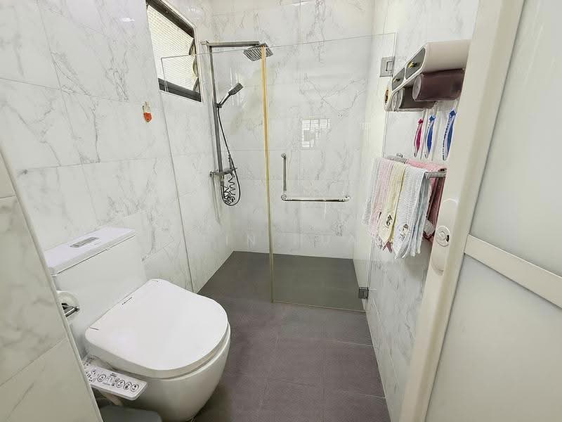 653B Jurong West Street 61, 653B Jurong West Street 61, Boon Lay / Jurong / Tuas, 3 Bedrooms, 1,184 sqft, HDB Flat For Rent, by Jialin Huang, 500266290 - Bathroom - PropertyGuru.com.sg