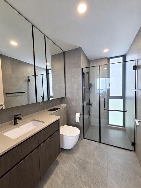 J Gateway, Boon Lay / Jurong / Tuas, 3 Bedrooms, 893 sqft, Condominium For Sale, by Bee 林美玲, 500266292 - Bathroom - PropertyGuru.com.sg