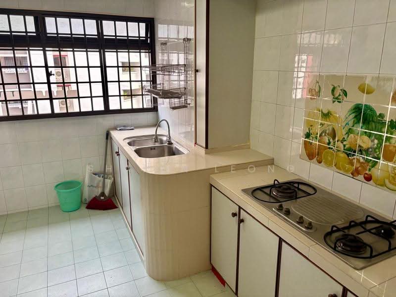 308 Shunfu Road, 308 Shunfu Road, Ang Mo Kio / Bishan / Thomson, 2 Bedrooms, 721 sqft, HDB Flat For Sale, by Sharon Leong, 500266294 - Kitchen - PropertyGuru.com.sg