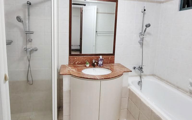Summerdale, 2 Boon Lay Drive, Boon Lay / Jurong / Tuas, Room Rental, 165 sqft, Condominium For Rent, by Jeron Lee, 500266322 - Bathroom - PropertyGuru.com.sg