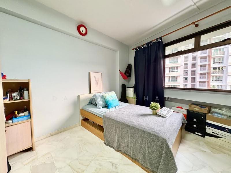 192 Bukit Batok West Avenue 6, 192 Bukit Batok West Avenue 6, Dairy Farm / Bukit Panjang / Choa Chu Kang, 3 Bedrooms, 1,292 sqft, HDB Flat For Sale, by Darrell Chan, 500266325 - Bedroom - PropertyGuru.com.sg