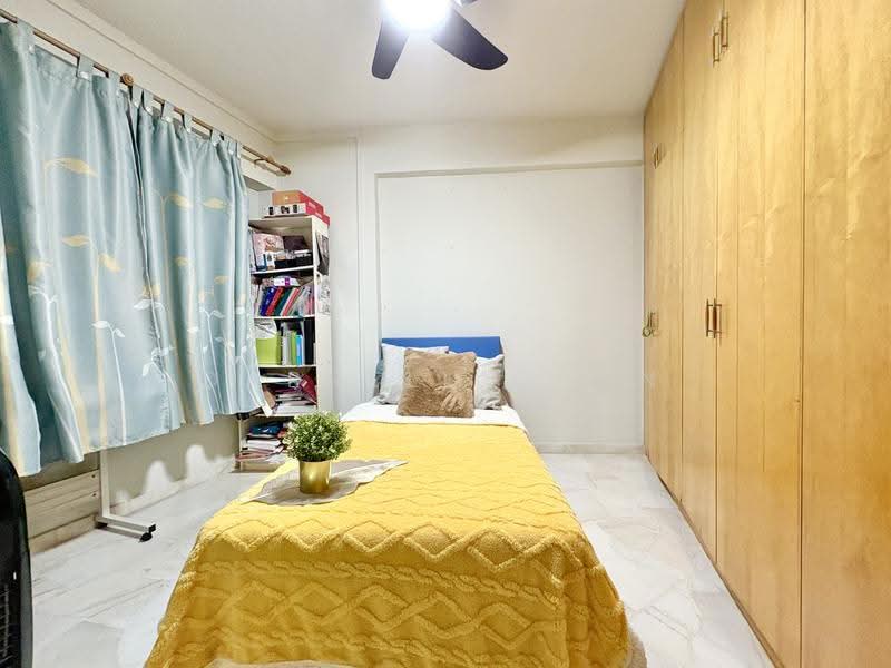 192 Bukit Batok West Avenue 6, 192 Bukit Batok West Avenue 6, Dairy Farm / Bukit Panjang / Choa Chu Kang, 3 Bedrooms, 1,292 sqft, HDB Flat For Sale, by Darrell Chan, 500266325 - Bedroom - PropertyGuru.com.sg