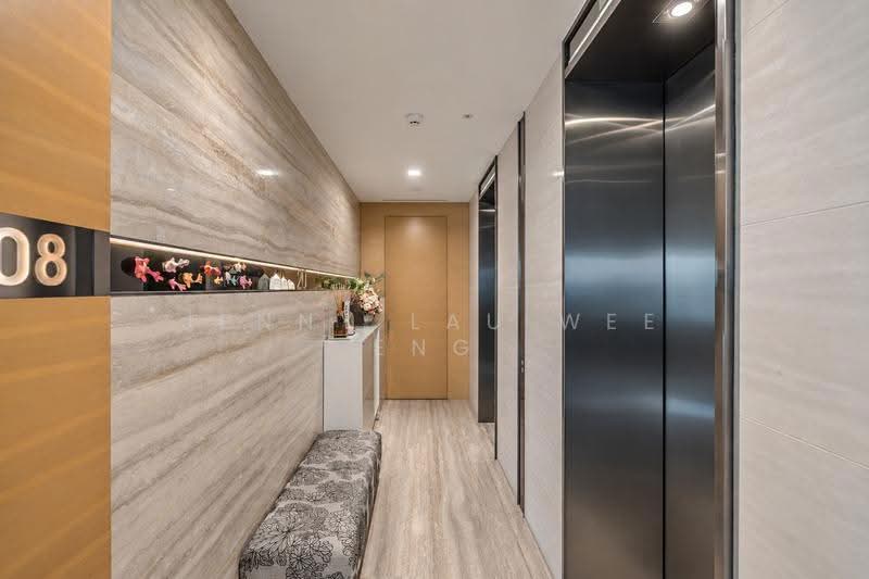 The Orchard Residences, 238 Orchard Boulevard, Orchard / River Valley, 3 Bedrooms, 2,174 sqft, Condominium For Sale, by Jenny Lau Wee Eng, 500266341 - Private Lift Lobby - PropertyGuru.com.sg