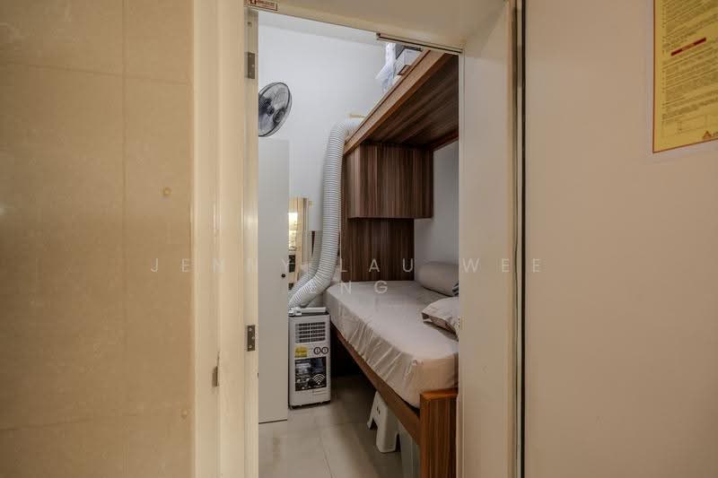The Orchard Residences, 238 Orchard Boulevard, Orchard / River Valley, 3 Bedrooms, 2,174 sqft, Condominium For Sale, by Jenny Lau Wee Eng, 500266341 - Helper's Room - PropertyGuru.com.sg