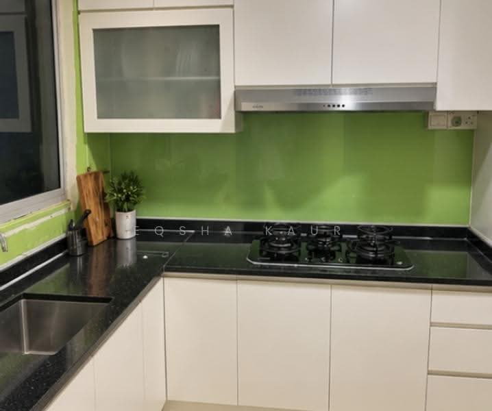 The Bayshore, 26 Bayshore Road, Bedok / Upper East Coast, 3 Bedrooms, 1,184 sqft, Condominium For Sale, by Eqsha Kaur, 500266342 - Kitchen - PropertyGuru.com.sg