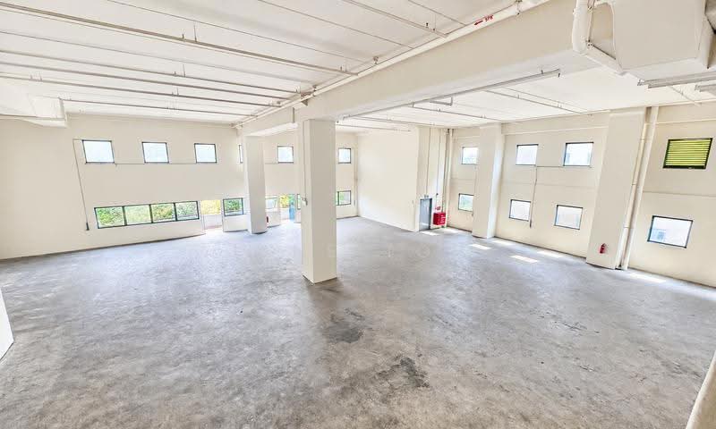 Terrace Style B2 Production cum Office | 40 Footer Direct Access at Doorstep, Admiralty / Woodlands, 20,500 sqft, Factory / Workshop (B2) For Rent, by Jane Toh, 500266349 - Interior - CommercialGuru.com.sg