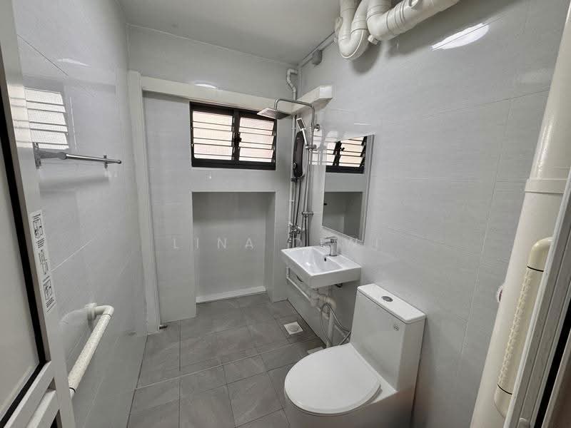 502 Choa Chu Kang Street 51, 502 Choa Chu Kang Street 51, Dairy Farm / Bukit Panjang / Choa Chu Kang, 4 Bedrooms, 1,420 sqft, HDB Flat For Sale, by Lina Dewi, 500266351 - Bathroom - PropertyGuru.com.sg