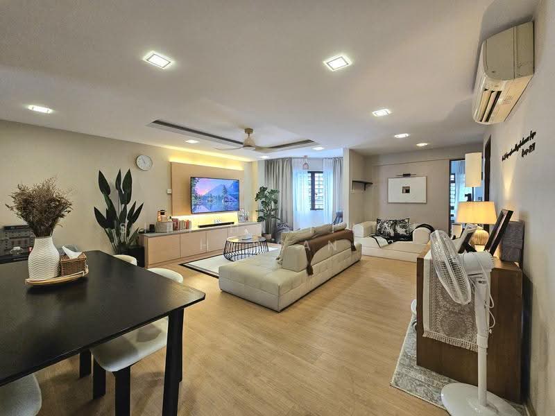 635 Jurong West Street 65, 635 Jurong West Street 65, Boon Lay / Jurong / Tuas, 3 Bedrooms, 1,184 sqft, HDB Flat For Sale, by Siti Hasyimah Hassan, 500266353 - Living Room - PropertyGuru.com.sg