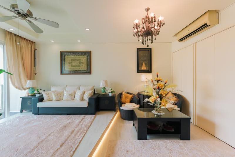 Edelweiss Park Condo, 96 Flora Road, Changi Airport / Changi Village, 3 Bedrooms, 1,335 sqft, Condominium For Sale, by Stella Zhang, 500266357 - Living Room - PropertyGuru.com.sg