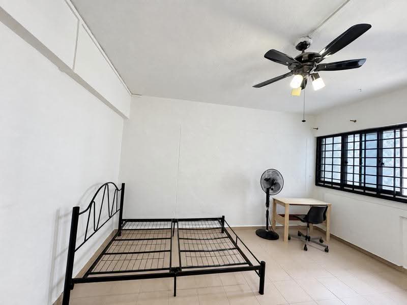 554 Jurong West Street 42, 554 Jurong West Street 42, Boon Lay / Jurong / Tuas, 3 Bedrooms, 1,120 sqft, HDB Flat For Rent, by Lucas Loh, 500266361 - Bedroom - PropertyGuru.com.sg