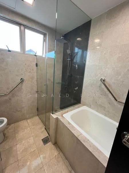 Costa Rhu, 5 Rhu Cross, East Coast / Marine Parade, 2 Bedrooms, 1,012 sqft, Condominium For Sale, by Gerald Lim, 500266373 - Bathroom - PropertyGuru.com.sg