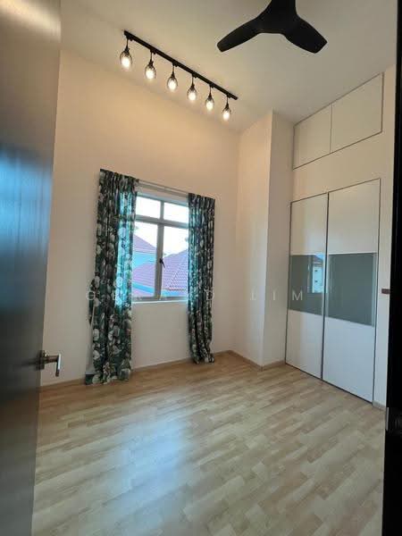 Costa Rhu, 5 Rhu Cross, East Coast / Marine Parade, 2 Bedrooms, 1,012 sqft, Condominium For Sale, by Gerald Lim, 500266373 - Bedroom - PropertyGuru.com.sg