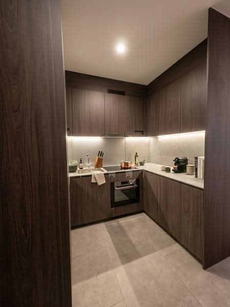 Midtown Modern, 18 Tan Quee Lan Street, Beach Road / Bugis / Rochor, 3 Bedrooms, 904 sqft, Condominium For Sale, by Ivy Woo (余娉娉), 500266374 - Kitchen - PropertyGuru.com.sg