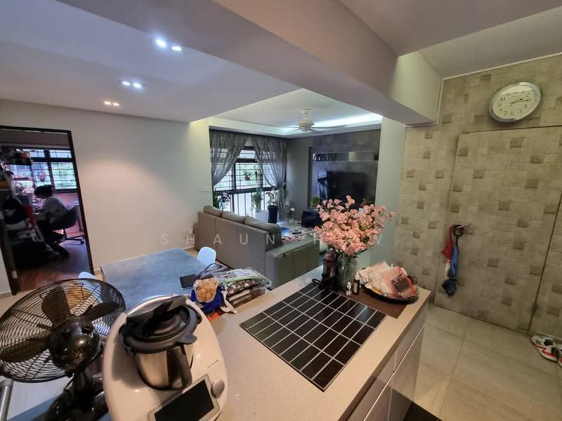 146 Lorong 2 Toa Payoh, 146 Lorong 2 Toa Payoh, Balestier / Toa Payoh, 3 Bedrooms, 979 sqft, HDB Flat For Rent, by Shaun How, 500266397 - Living Room - PropertyGuru.com.sg