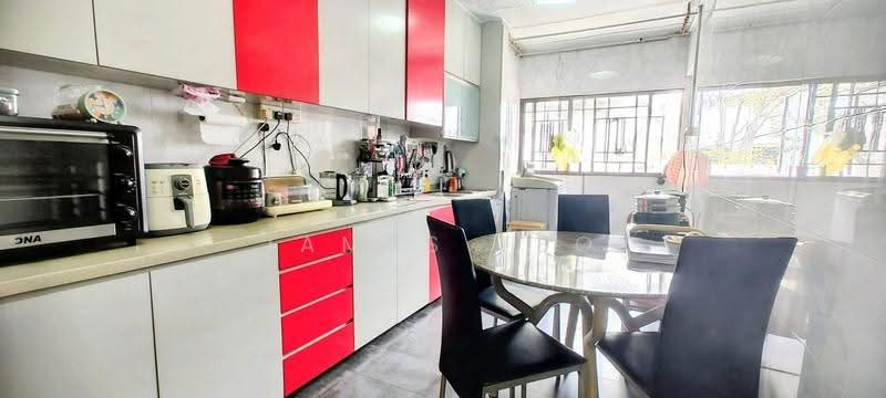 542 Jurong West Avenue 1, 542 Jurong West Avenue 1, Boon Lay / Jurong / Tuas, 3 Bedrooms, 1,108 sqft, HDB Flat For Sale, by James Yeo, 500266400 - Kitchen - PropertyGuru.com.sg