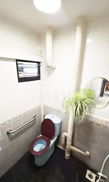 319 Ang Mo Kio Avenue 1, 319 Ang Mo Kio Avenue 1, Ang Mo Kio / Bishan / Thomson, 3 Bedrooms, 785 sqft, HDB Flat For Sale, by Finn Yusoff, 500266408 - Bathroom - PropertyGuru.com.sg