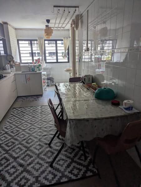 511 West Coast Drive, 511 West Coast Drive, Buona Vista / West Coast / Clementi New Town, 2 Bedrooms, 980 sqft, HDB Flat For Rent, by Kamrun Naher, 500266415 - Kitchen - PropertyGuru.com.sg