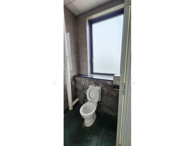 REVV, 1 Corporation Drive, Boon Lay / Jurong / Tuas, 1,819 sqft, Factory / Workshop (B2) For Rent, by Umang Naik, 500266420 - Bathroom - CommercialGuru.com.sg