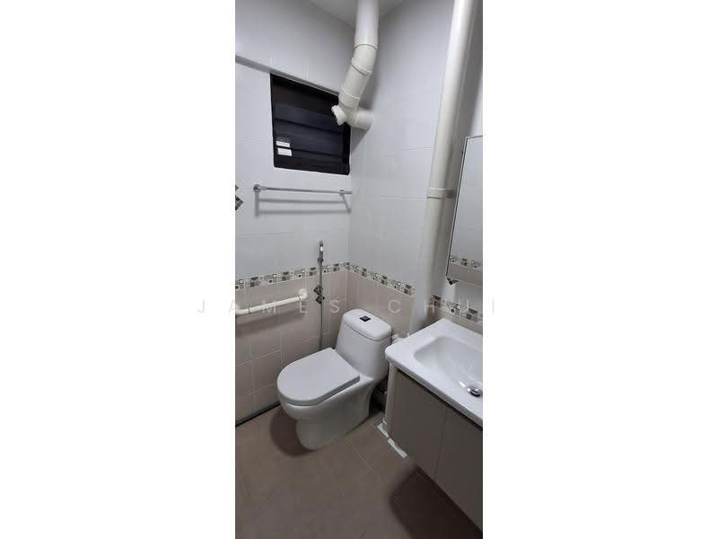 364 Clementi Avenue 2, 364 Clementi Avenue 2, Buona Vista / West Coast / Clementi New Town, Room Rental, 200 sqft, HDB Flat For Rent, by James Chui, 500266421 - Bathroom - PropertyGuru.com.sg