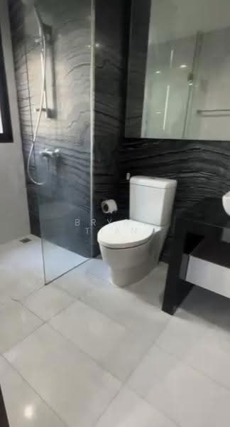 River Isles, Punggol Central, Hougang / Punggol / Sengkang, 2 Bedrooms, 753 sqft, Condominium For Rent, by Bryan Tian, 500266424 - Bathroom - PropertyGuru.com.sg