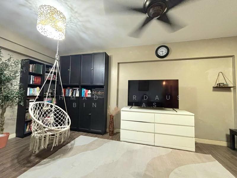 438B Sengkang West Avenue, 438B Sengkang West Avenue, Seletar / Yio Chu Kang, 3 Bedrooms, 1,012 sqft, HDB Flat For Sale, by Ahmad Firdaus Bin Alias, 500266426 - Living Room - PropertyGuru.com.sg