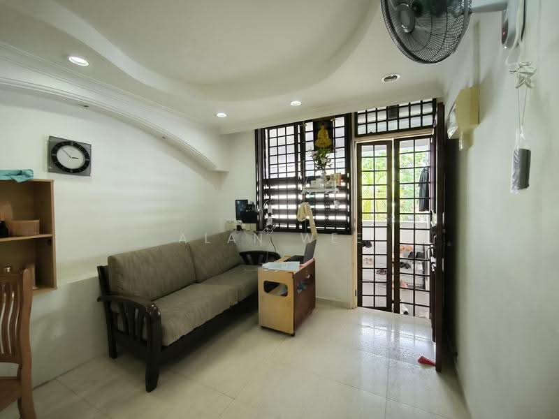 70 Lorong 4 Toa Payoh, 70 Lorong 4 Toa Payoh, Balestier / Toa Payoh, 2 Bedrooms, 667 sqft, HDB Flat For Rent, by Alan Wee, 500266431 - Living Room - PropertyGuru.com.sg