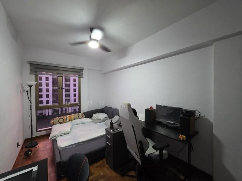 Parkview Apartments, 3 Bukit Batok Street 25, Dairy Farm / Bukit Panjang / Choa Chu Kang, 3 Bedrooms, 1,119 sqft, Apartment For Sale, by Dennis Mah, 500266447 - Bedroom - PropertyGuru.com.sg