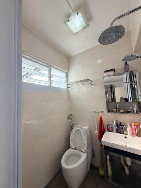 117 Potong Pasir Avenue 1, 117 Potong Pasir Avenue 1, Macpherson / Potong Pasir, 2 Bedrooms, 721 sqft, HDB Flat For Sale, by Chris Tan, 500266451 - Master Bathroom - PropertyGuru.com.sg