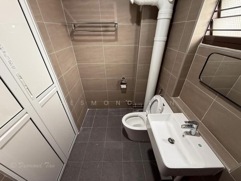 393 Tampines Avenue 7, 393 Tampines Avenue 7, Pasir Ris / Tampines, Room Rental, 200 sqft, HDB Flat For Rent, by Desmond Tan, 500266462 - Bathroom - PropertyGuru.com.sg