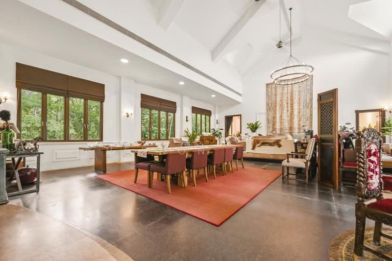 18XX psf! GENUINE LISTING.ABSOLUTELY QUIET GREEN RESERVOIR PARK CONNECTOR, Clementi Park / Upper Bukit Timah, 6 Bedrooms, 9,998 sqft, Good Class Bungalow For Sale, by Vernon Teo, 500266464 - PropertyGuru.com.sg