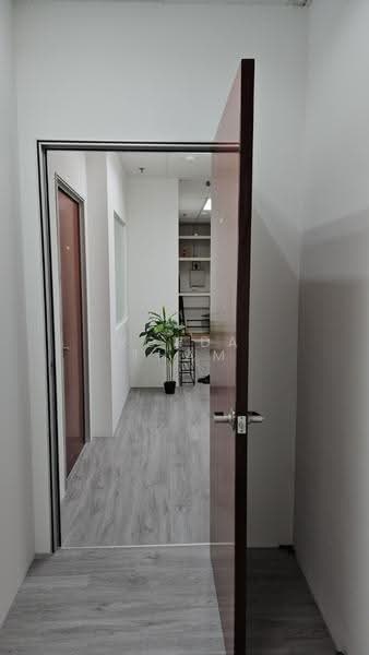 Ubi Techpark, 10 Ubi Crescent, Eunos / Geylang / Paya Lebar, 252 sqft, Light Industrial (B1) For Rent, by Ronda Tham, 500266476 - Interior - CommercialGuru.com.sg